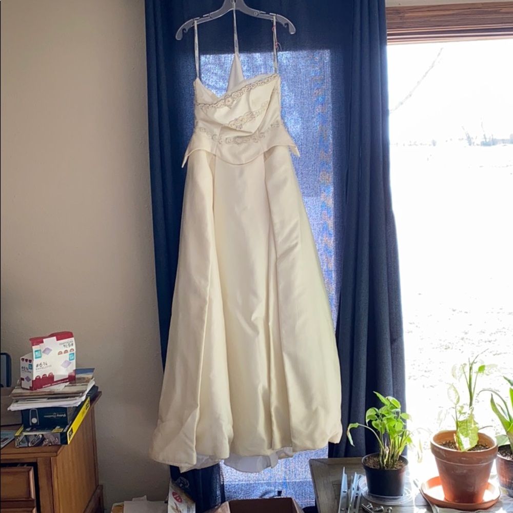 Wedding dress